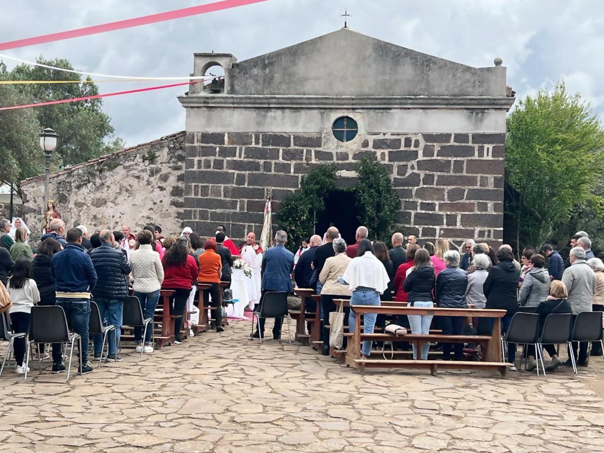 Muristene Pozzo Santa Cristina Paulilatino エクステリア 写真