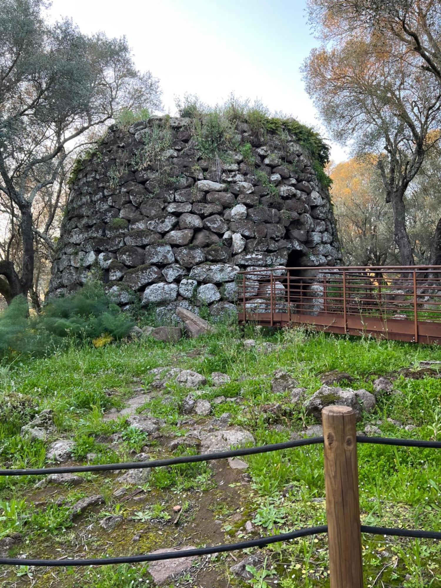 Muristene Pozzo Santa Cristina Paulilatino エクステリア 写真